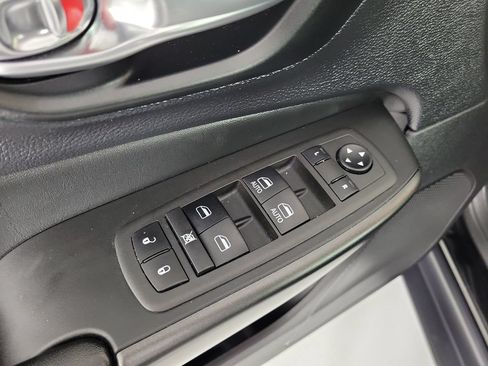 Used 2022 Jeep Cherokee Trailhawk AWD/4WD image 19
