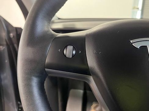Used 2021 Tesla Model Y Long Range image 22