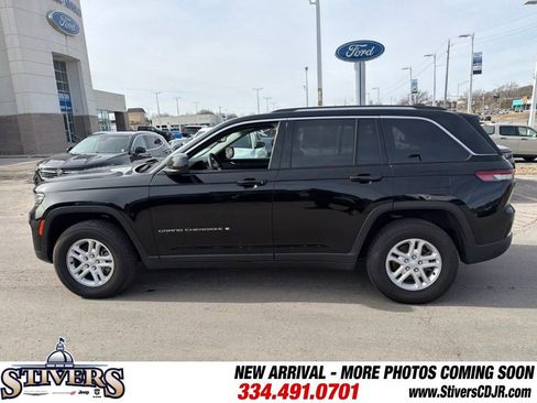 Used 2023 Jeep Grand Cherokee Laredo image 8