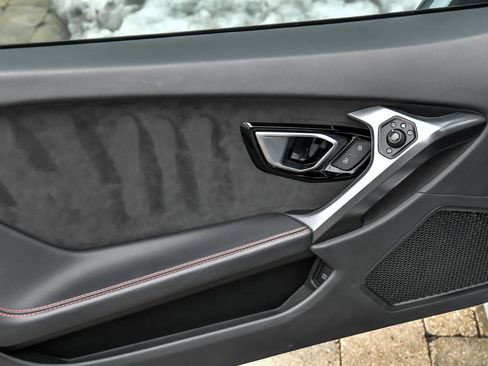 Used 2018 Lamborghini Huracan LP 580-2 image 15