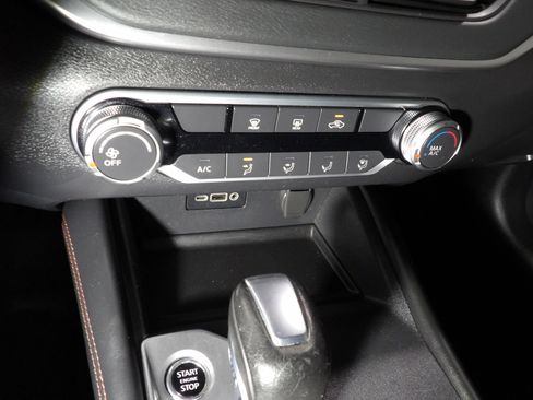 Used 2022 Nissan Altima 2.5 SR FWD image 12