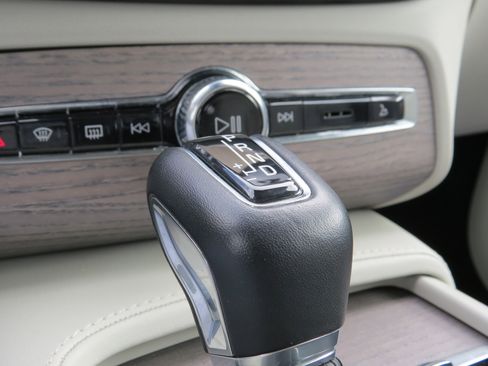 Used 2022 Volvo XC90 T6 Inscription w/ Advanced Package image 26