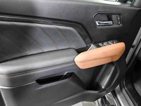 Used 2024 GMC Canyon AT4 w/ Technology Package image 7