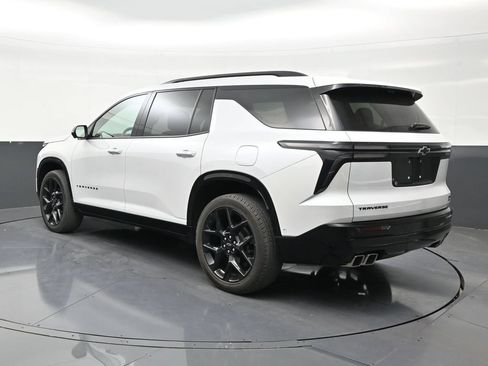 Used 2024 Chevrolet Traverse RS FWD image 3