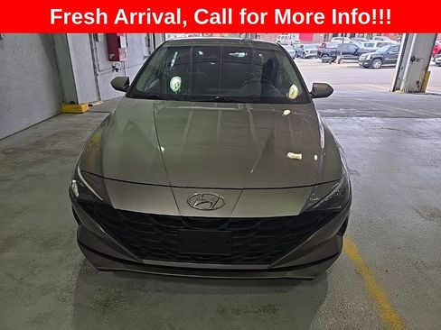 Used 2022 Hyundai Elantra Blue FWD image 2