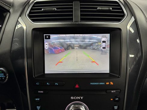Used 2019 Ford Explorer Platinum AWD/4WD image 31