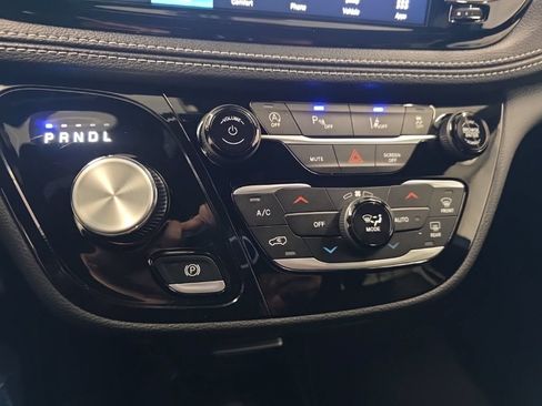 New 2026 Chrysler Pacifica Select AWD/4WD image 20