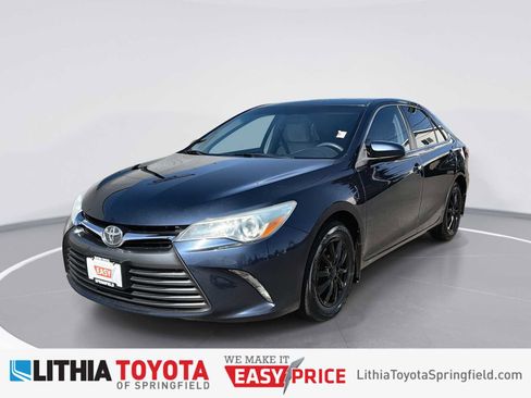 Used 2015 Toyota Camry LE FWD image 1