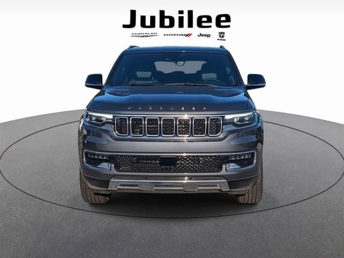 Used 2024 Jeep Wagoneer Series III w/ Rear Seat Video Group 1 image 5