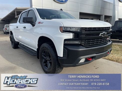 Used 2021 Chevrolet Silverado 1500 LT Trail Boss w/ Convenience Package II image 1
