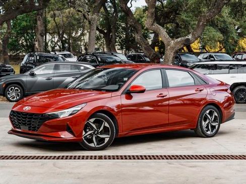 Certified 2023 Hyundai Elantra SEL w/ Convenience Package image 2