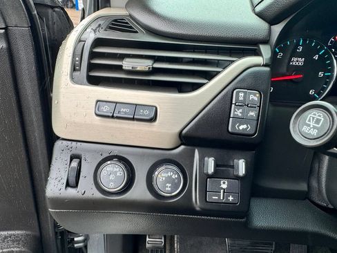 Used 2018 GMC Yukon Denali w/ Denali Ultimate Package AWD/4WD image 17