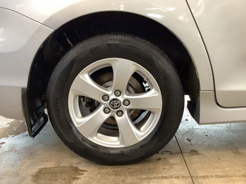Used 2019 Toyota Sienna LE FWD image 28