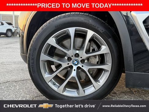 Used 2024 BMW X5 xDrive50e w/ Parking Assistance Package AWD/4WD image 10