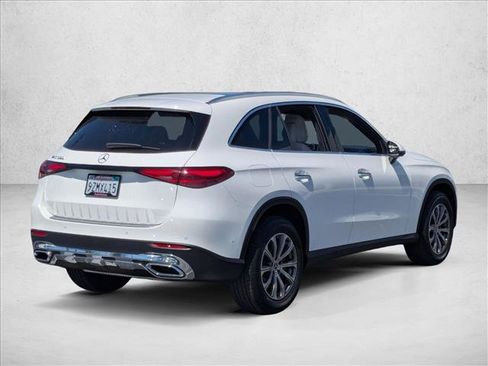 Used 2025 Mercedes-Benz GLC 300 image 5