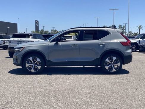 New 2026 Volvo XC40 B5 Plus w/ Protection Package Premier image 10