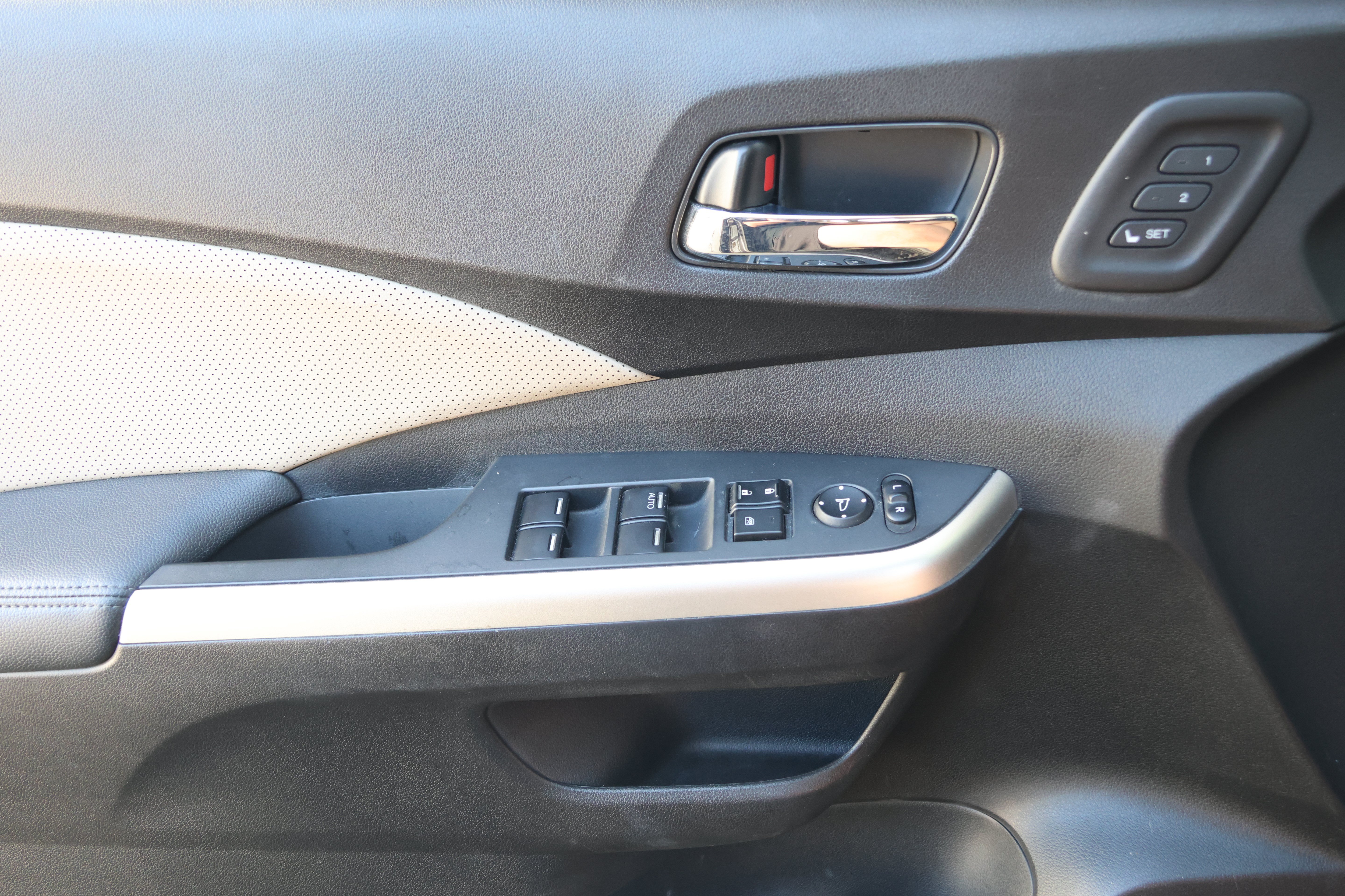 Used 2015 Honda CR-V Touring image 12