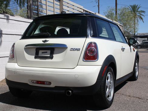 Used 2011 MINI Cooper Hardtop FWD image 4