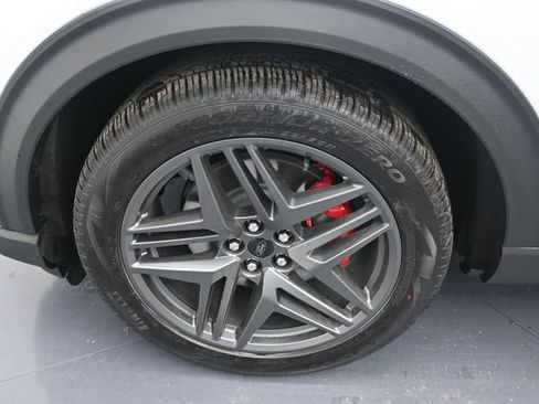 Used 2025 Ford Explorer ST w/ Sun And Sound Package AWD/4WD image 9