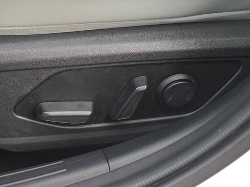 Used 2024 Hyundai Elantra Limited FWD image 12