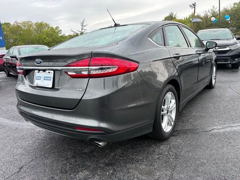 Used 2018 Ford Fusion SE w/ Fusion SE Technology Package FWD image 7