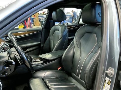 Used 2018 BMW 530i xDrive AWD/4WD image 25