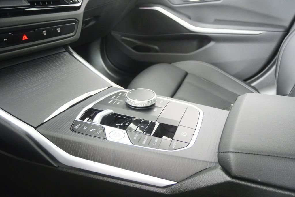 Certified 2025 BMW 330i Sedan RWD image 23
