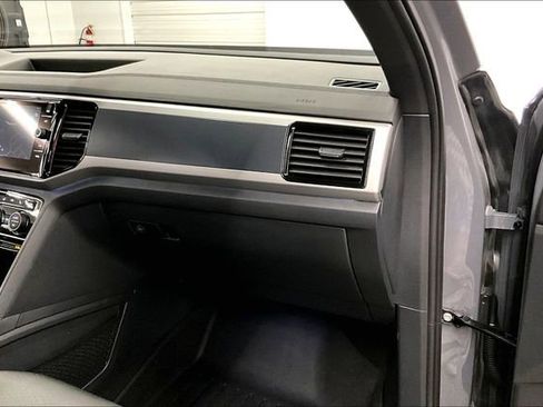 Used 2023 Volkswagen Atlas Cross Sport SEL R-Line AWD/4WD image 19