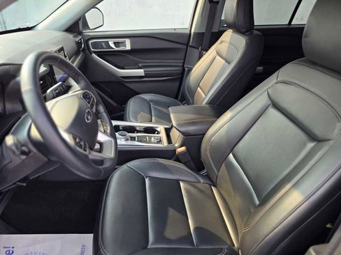 Used 2022 Ford Explorer XLT w/ Equipment Group 202A image 36