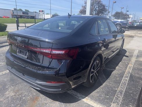 Used 2025 Volkswagen Jetta Sport FWD image 3