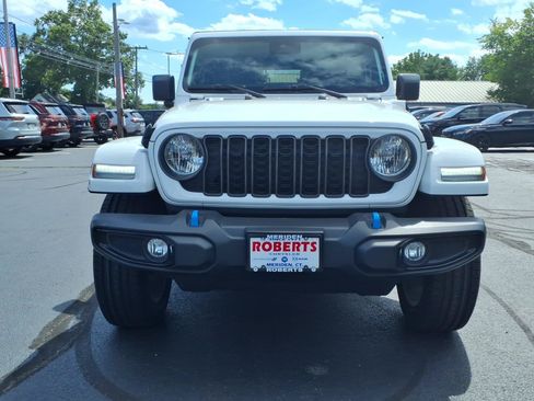 Used 2024 Jeep Wrangler Unlimited AWD/4WD image 2