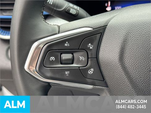 Used 2025 Chevrolet Trax LT w/ LT Convenience Package image 29