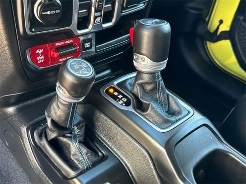 Certified 2023 Jeep Wrangler Unlimited Rubicon 4xe image 28