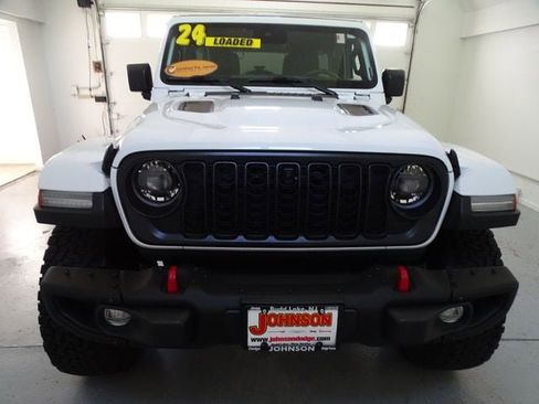Certified 2024 Jeep Wrangler Unlimited Rubicon AWD/4WD image 24