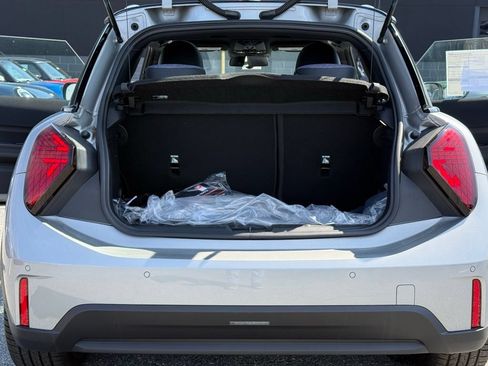 New 2026 MINI Cooper 2-Door Hardtop FWD image 23