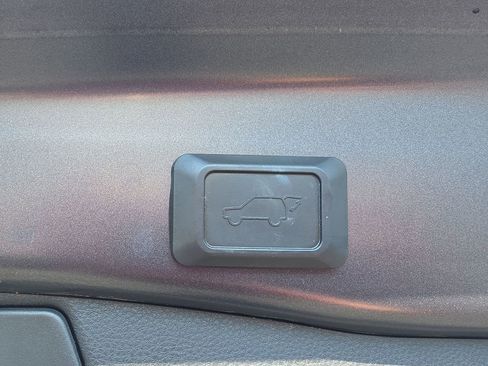 Used 2019 Toyota RAV4 Limited w/ Carpet Mat Package AWD/4WD image 14