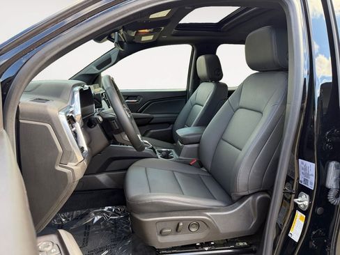 Used 2024 GMC Canyon Elevation w/ Elevation Premium Package AWD/4WD image 6