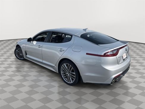Used 2018 Kia Stinger image 4
