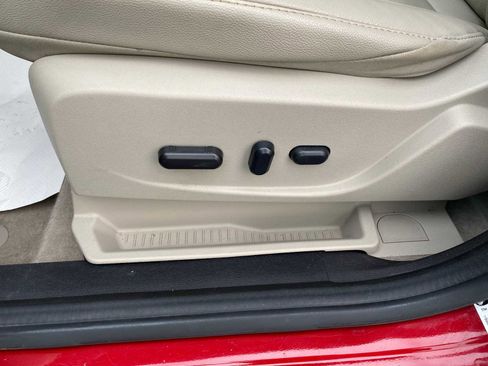 Used 2016 Ford C-MAX Energi SEL w/ Equipment Group 302A FWD image 16