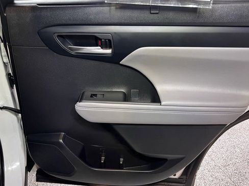 Certified 2021 Toyota Highlander XLE image 57