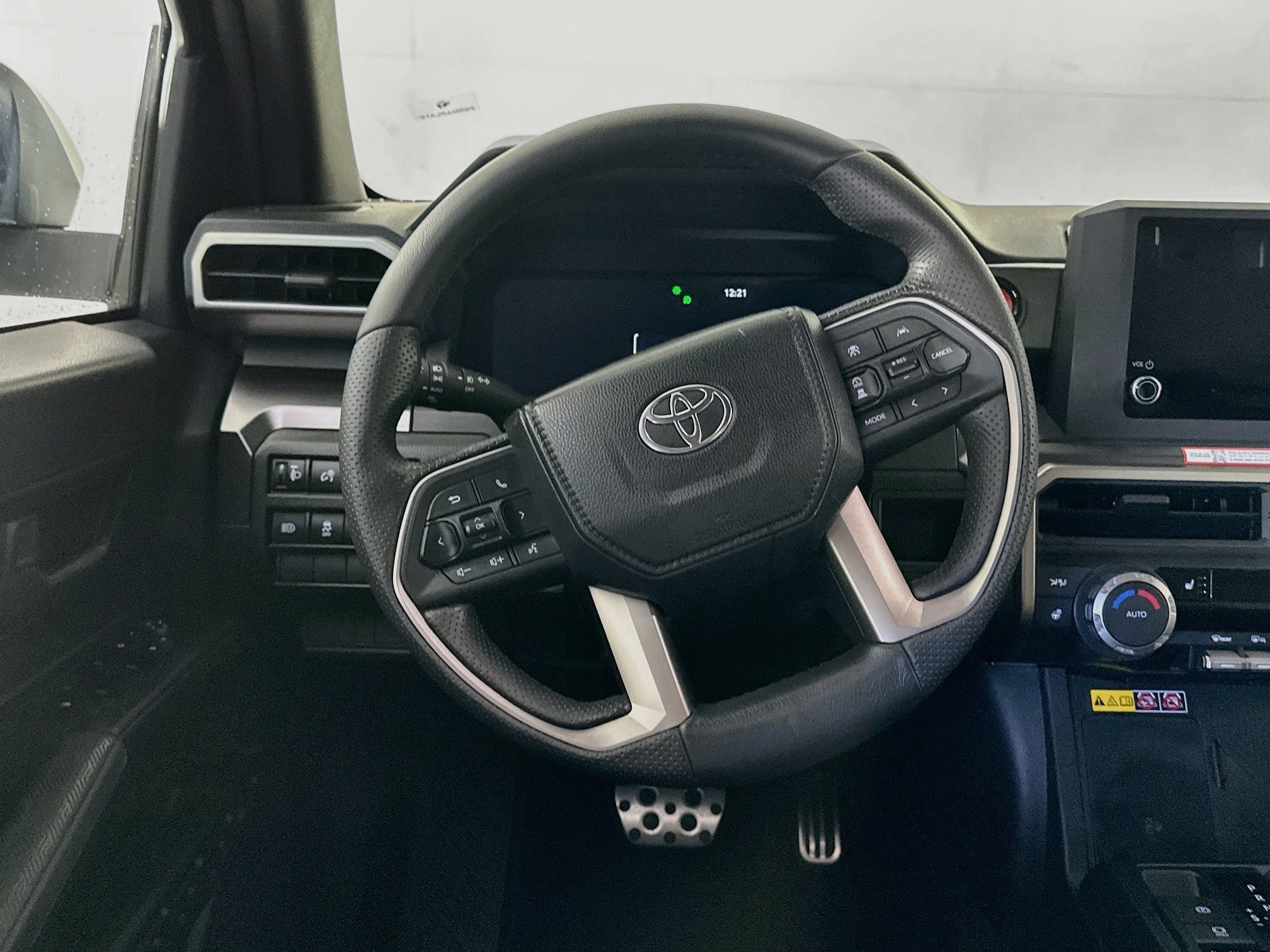 Used 2025 Toyota 4Runner TRD Sport AWD/4WD image 18