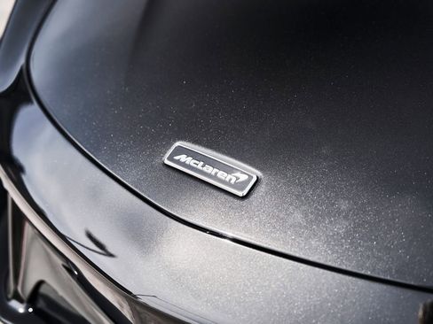 Used 2024 McLaren Artura image 8