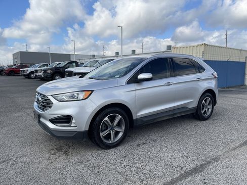 Used 2019 Ford Edge SEL w/ Equipment Group 201A image 4