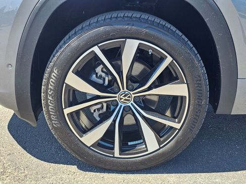 Certified 2024 Volkswagen Atlas Cross Sport SEL Premium R-Line AWD/4WD image 8