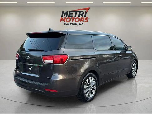 Used 2015 Kia Sedona SX image 5