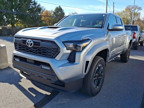 New 2025 Toyota Tacoma TRD Sport image 3