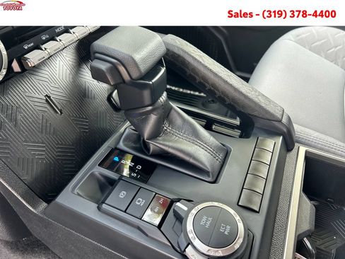 Certified 2024 Toyota Tacoma SR5 AWD/4WD image 22
