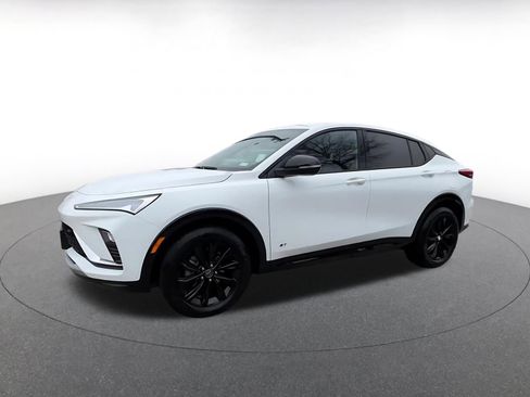 Used 2025 Buick Envista Sport Touring image 8