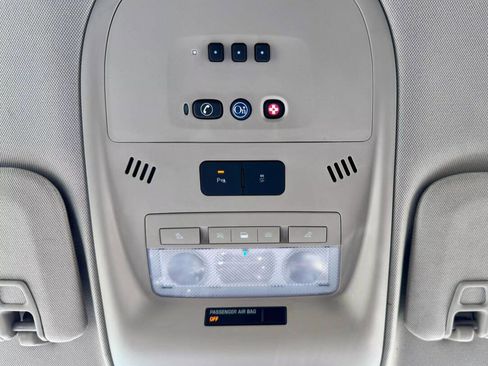 Used 2013 Chevrolet Volt Premium w/ Premium Trim Package image 24