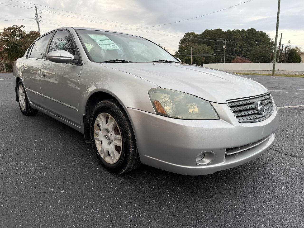 Used 2005 Nissan Altima 2.5 S w/ (S02) Side Airbags Pkg FWD image 4